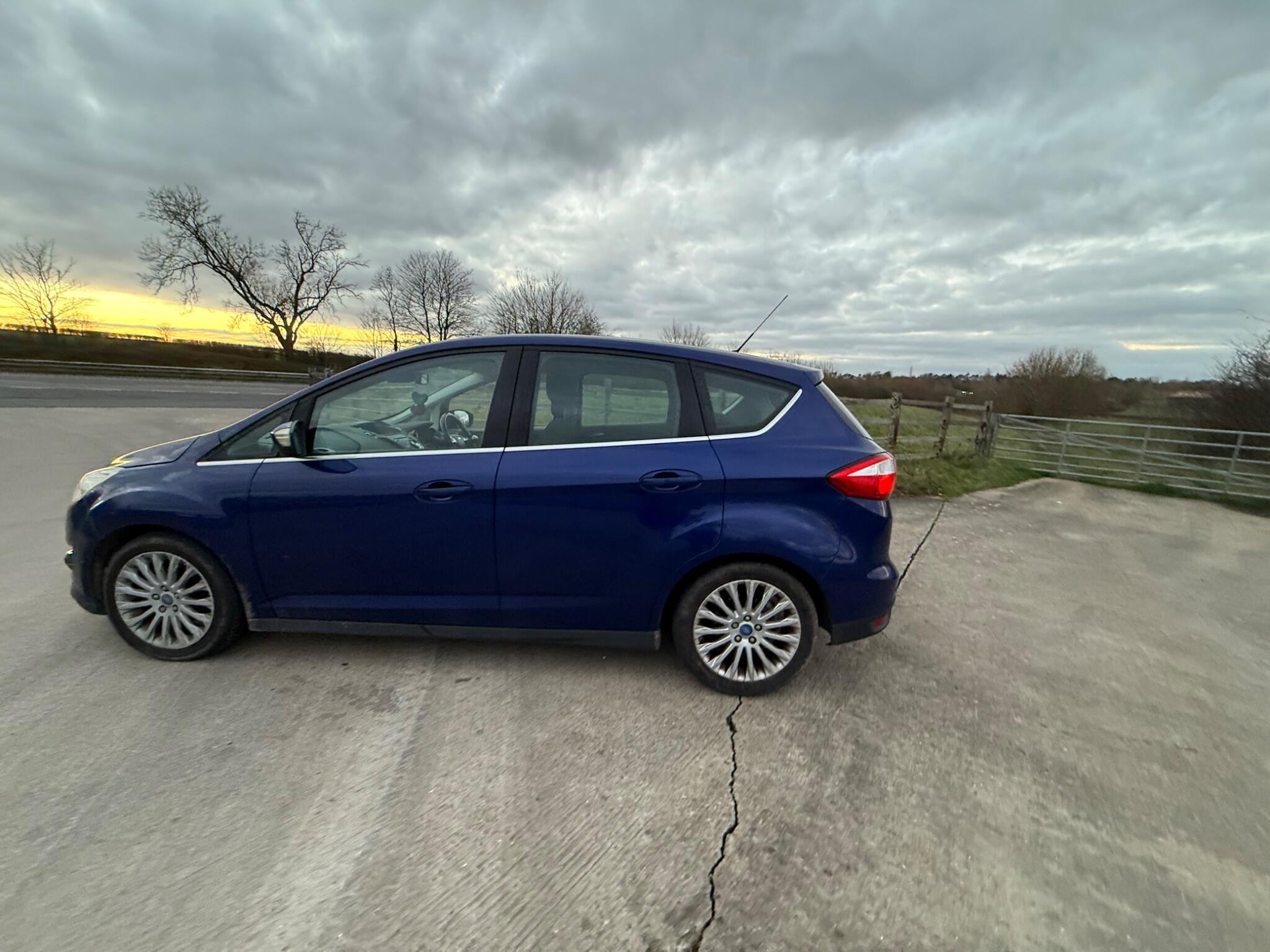 Ford C-Max 1.6 TDCi Titanium Euro 5 5dr — photo 19 of 104