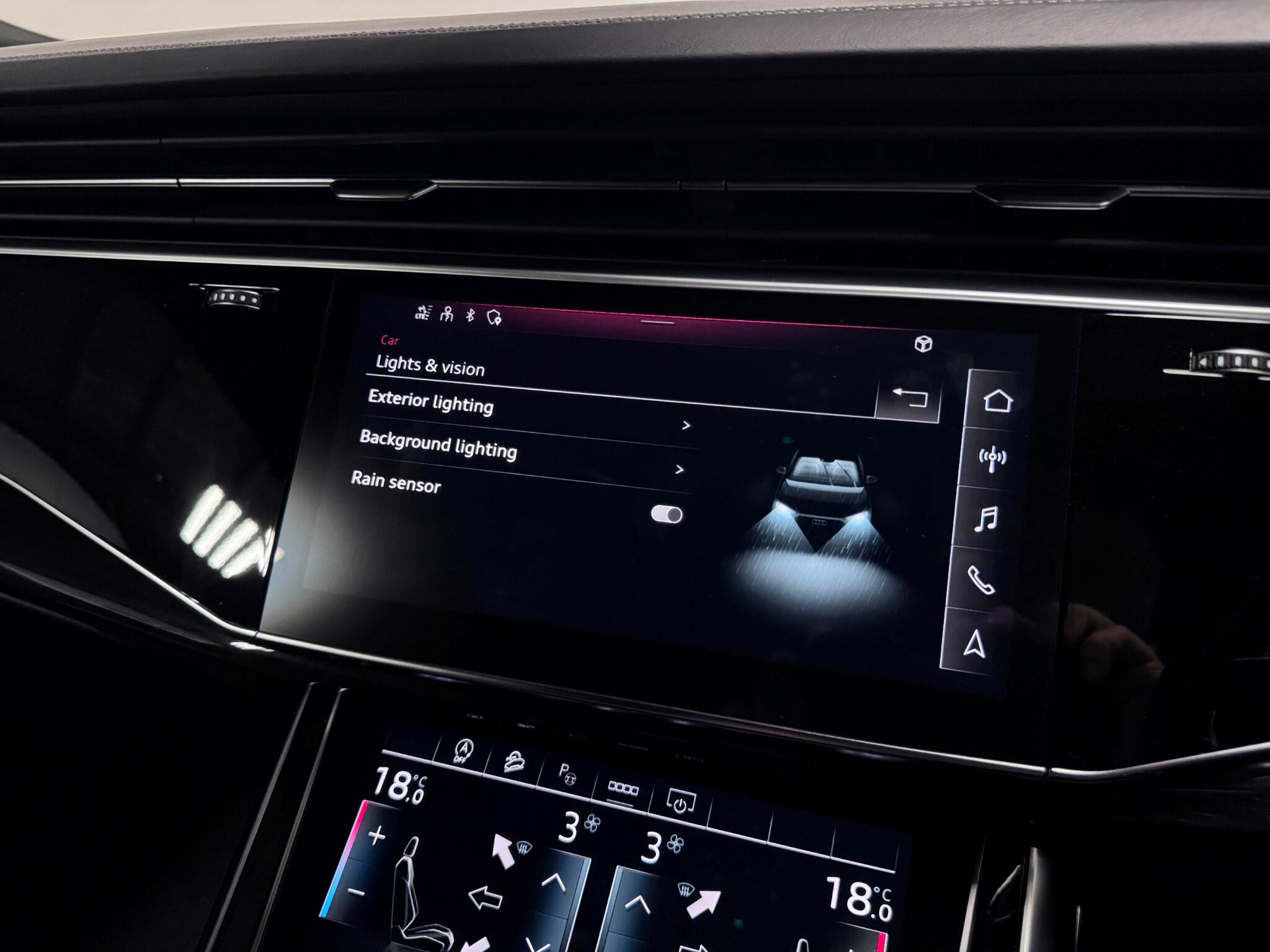 Audi SQ8 view 56