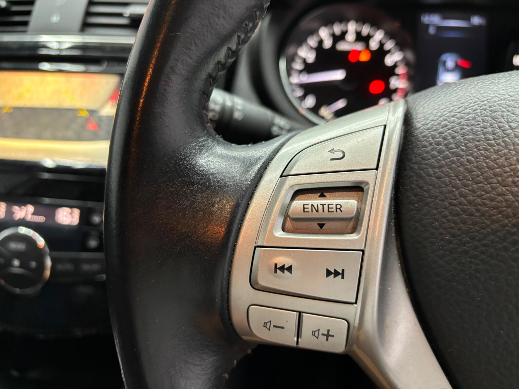 Nissan Pulsar view 10