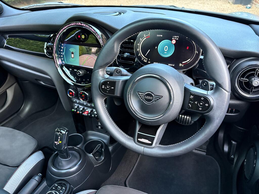 Mini Hatch view 14