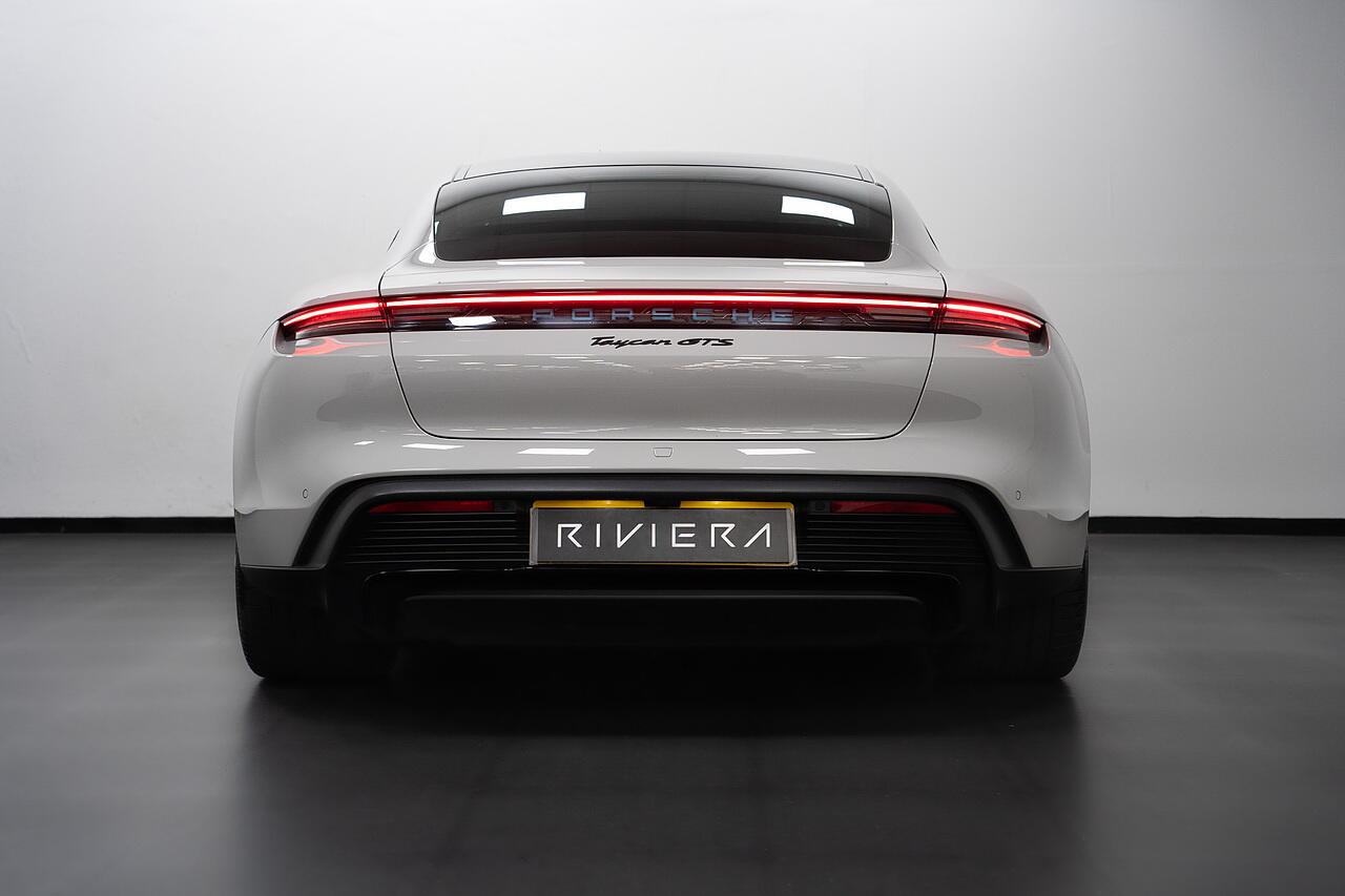 Porsche Taycan view 40