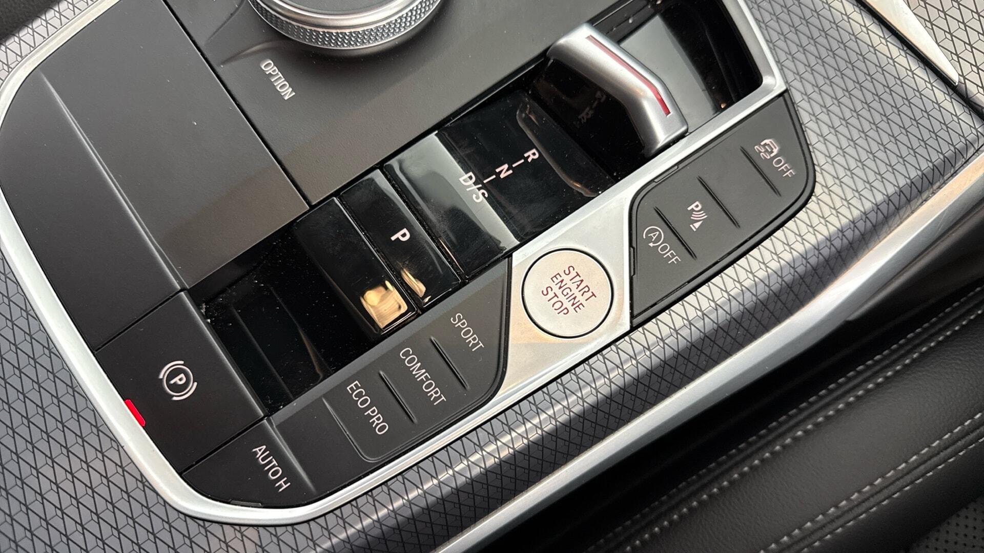 BMW 3 Series view 20