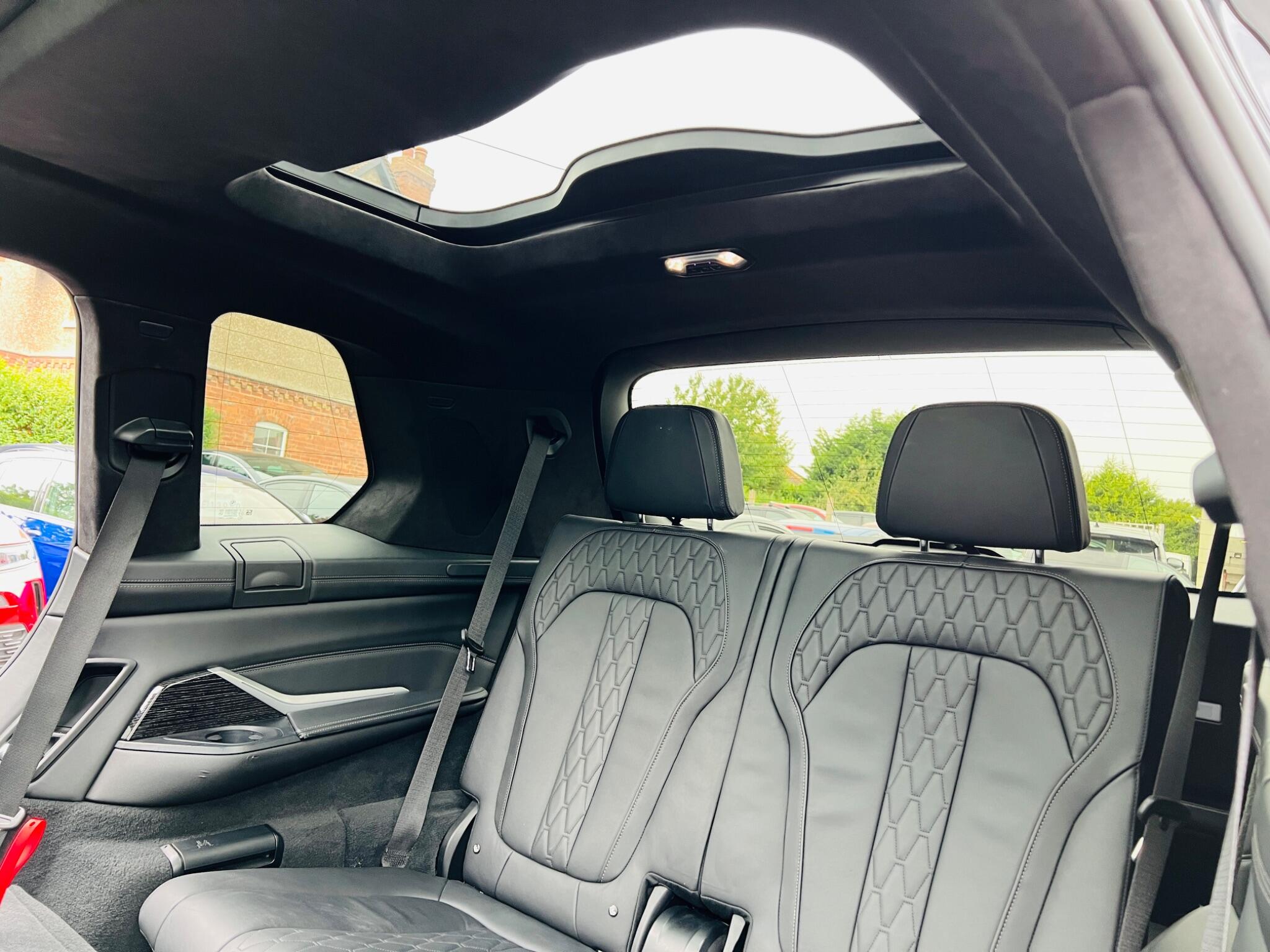 2021 BMW X7 4.4 M50i V8 Auto xDrive Euro 6 (s/s) 5dr • 62,886 miles image 33