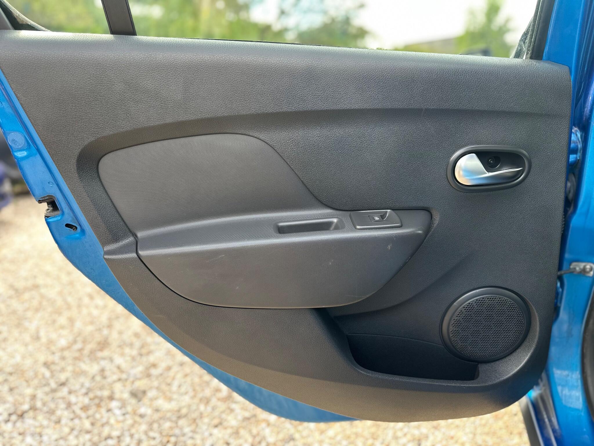 Dacia Sandero view 59