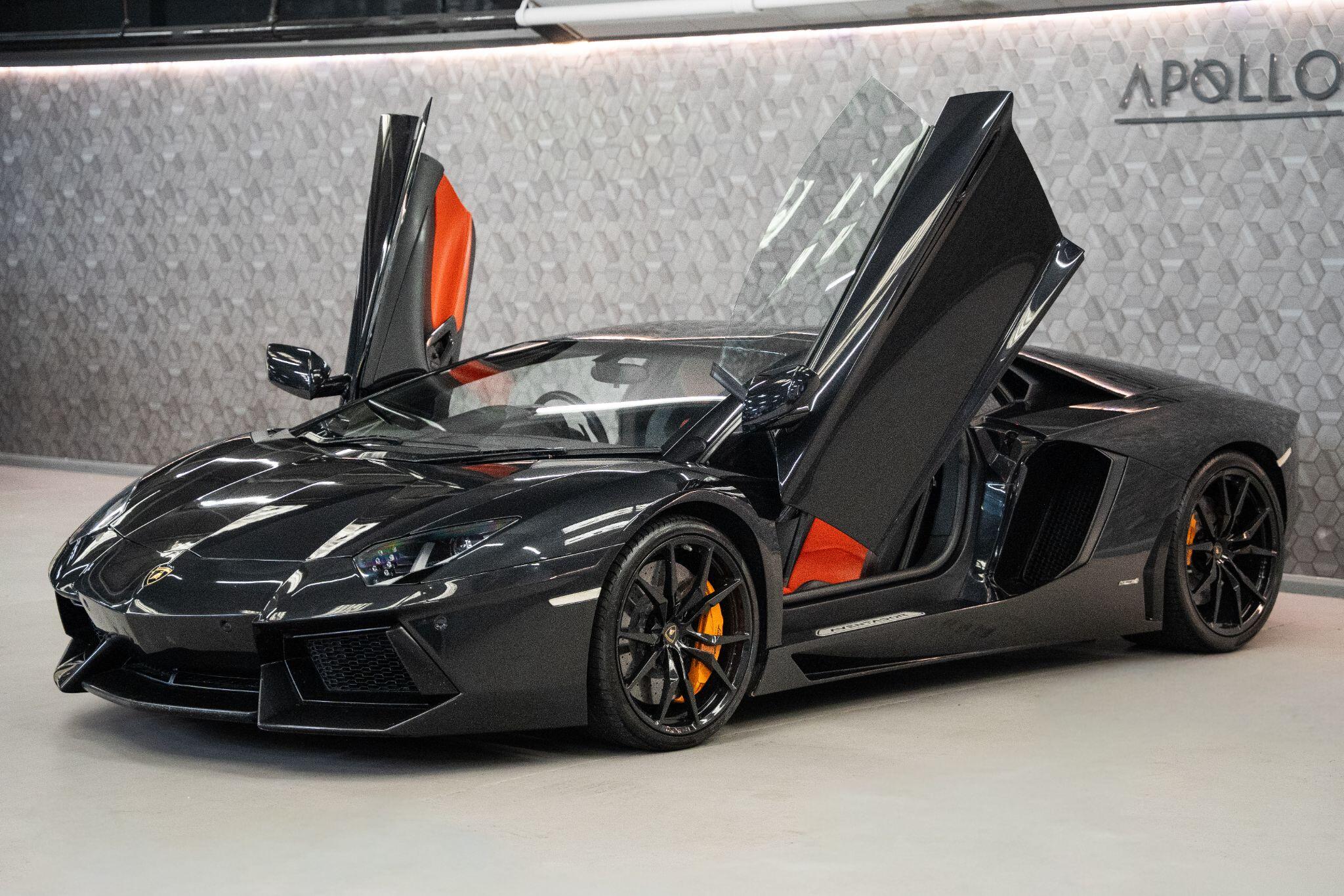 Lamborghini Aventador view 34