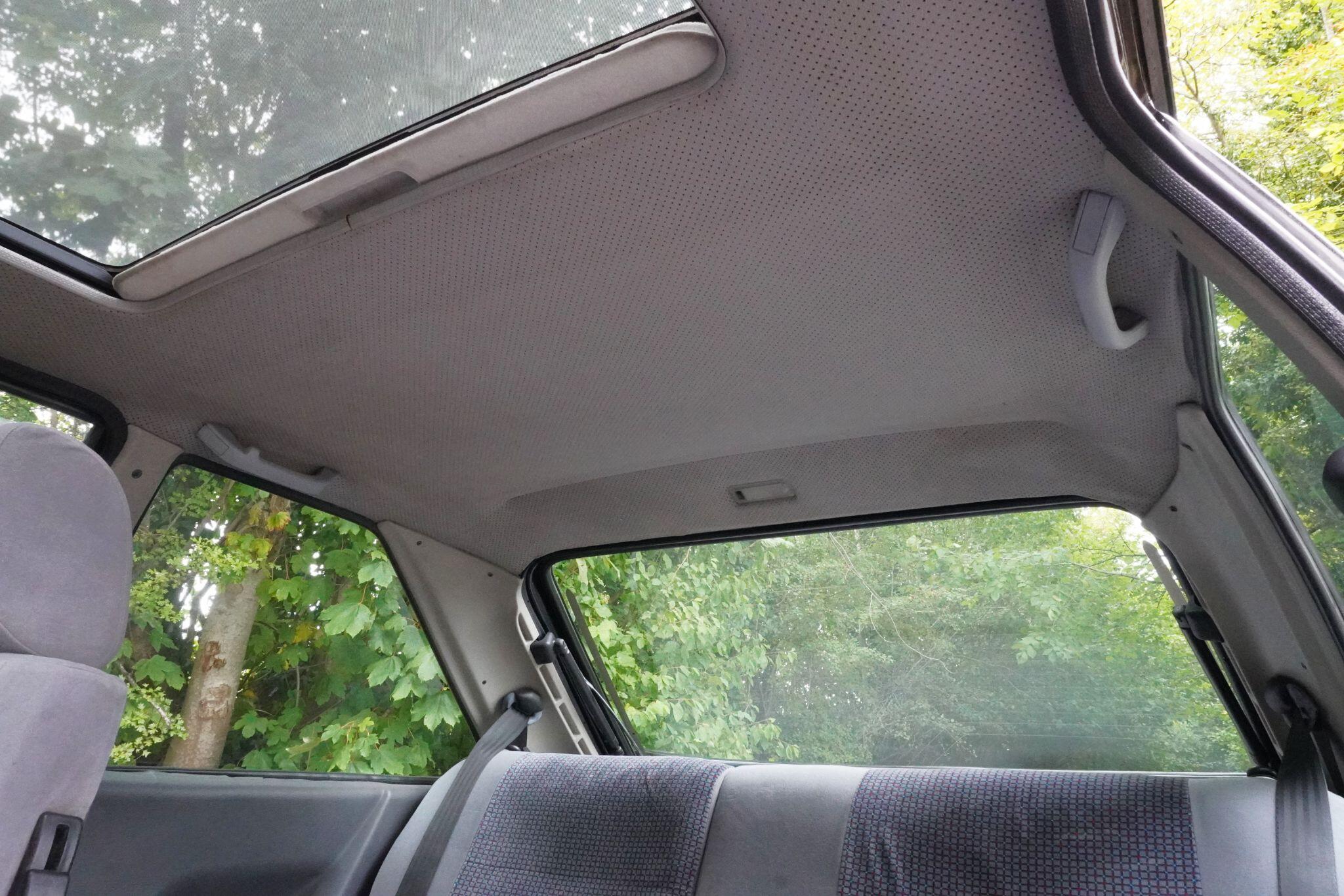 Ford Escort view 50