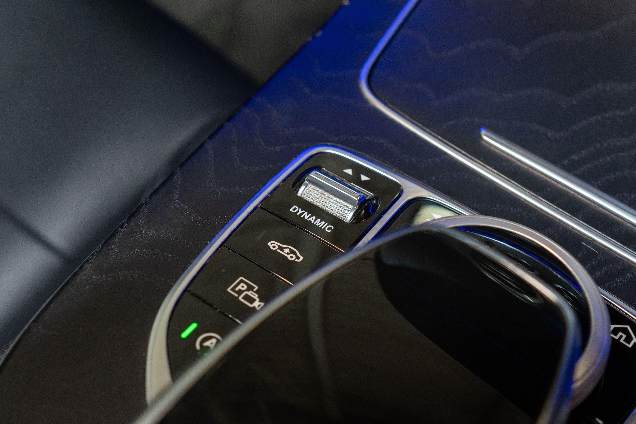 Mercedes-Benz E-Class view 19