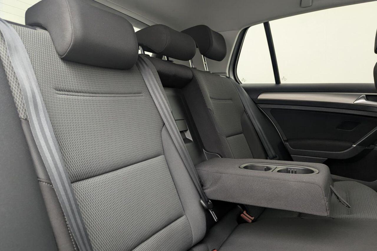 Volkswagen Golf view 19