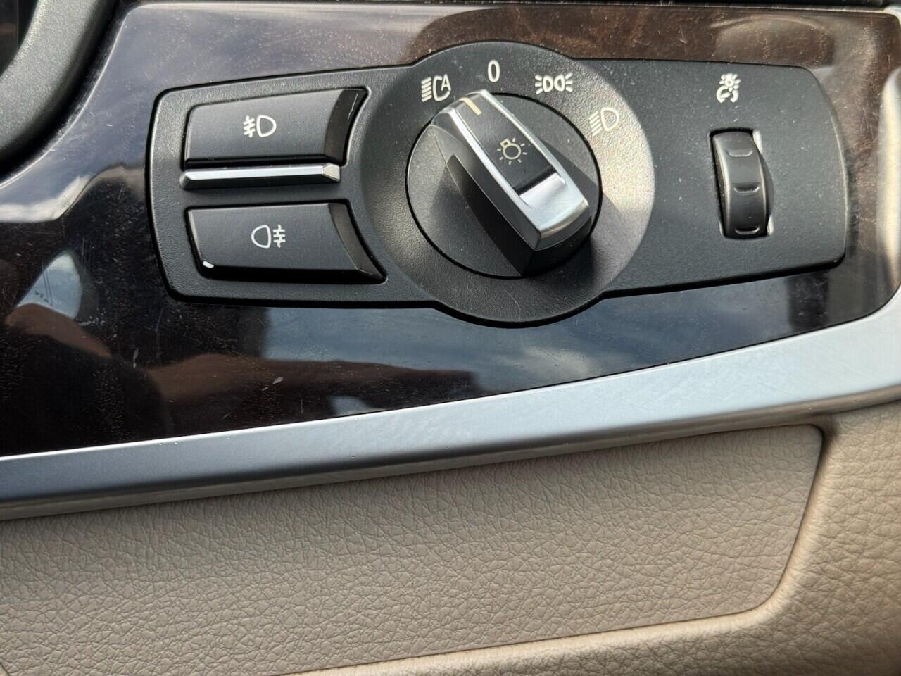 BMW 5 Series view 20
