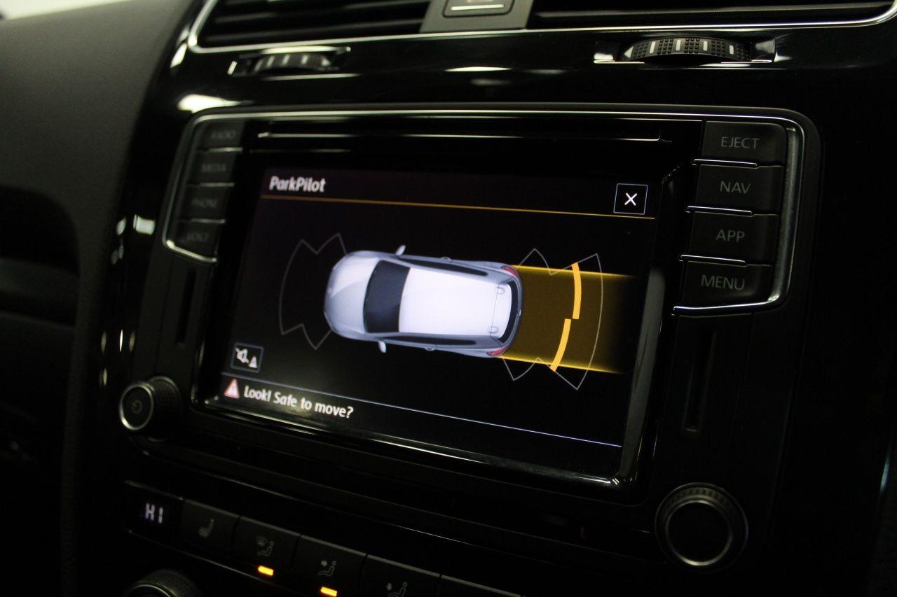 Volkswagen Scirocco view 32