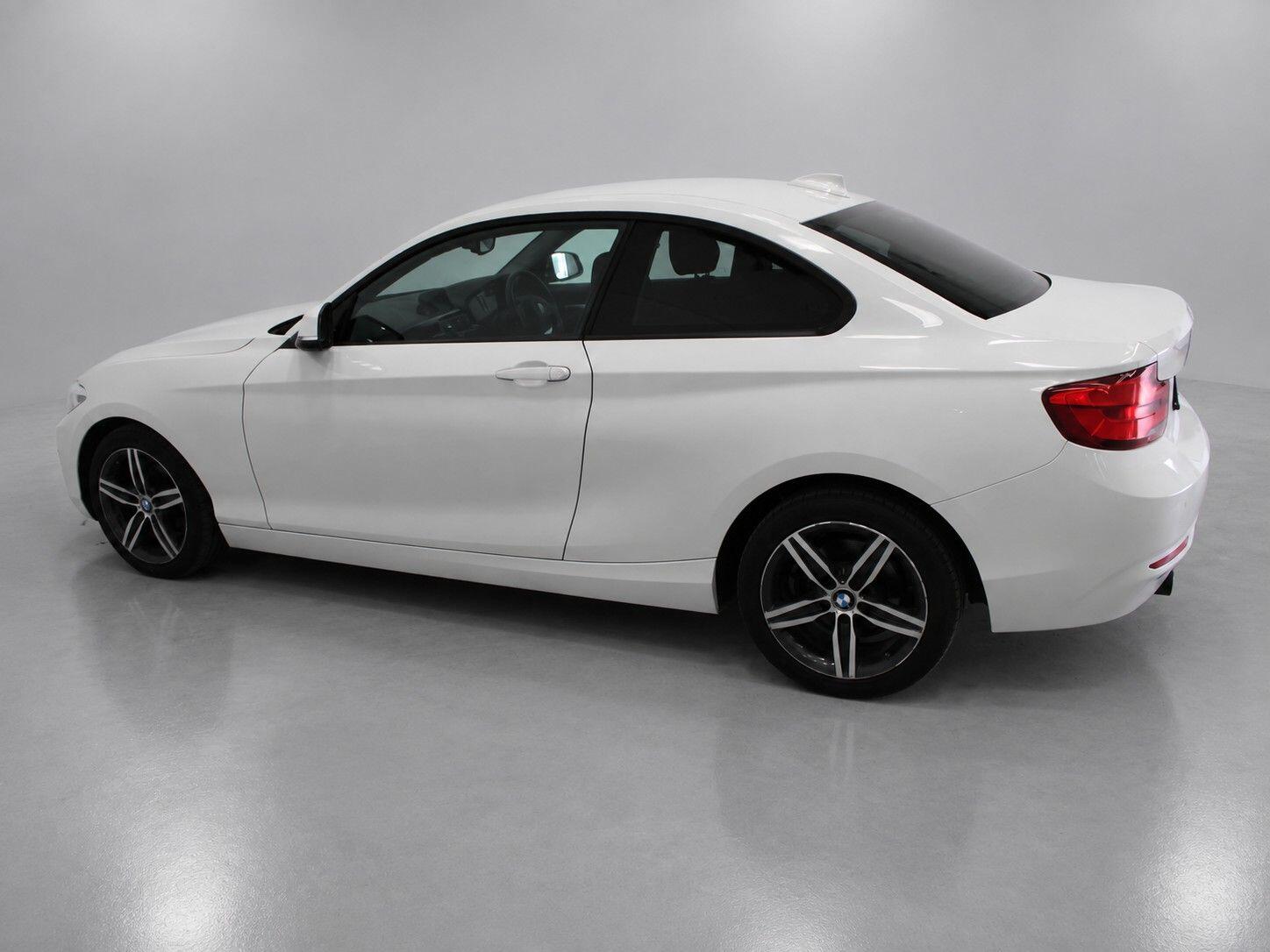 BMW 2 Series view 10