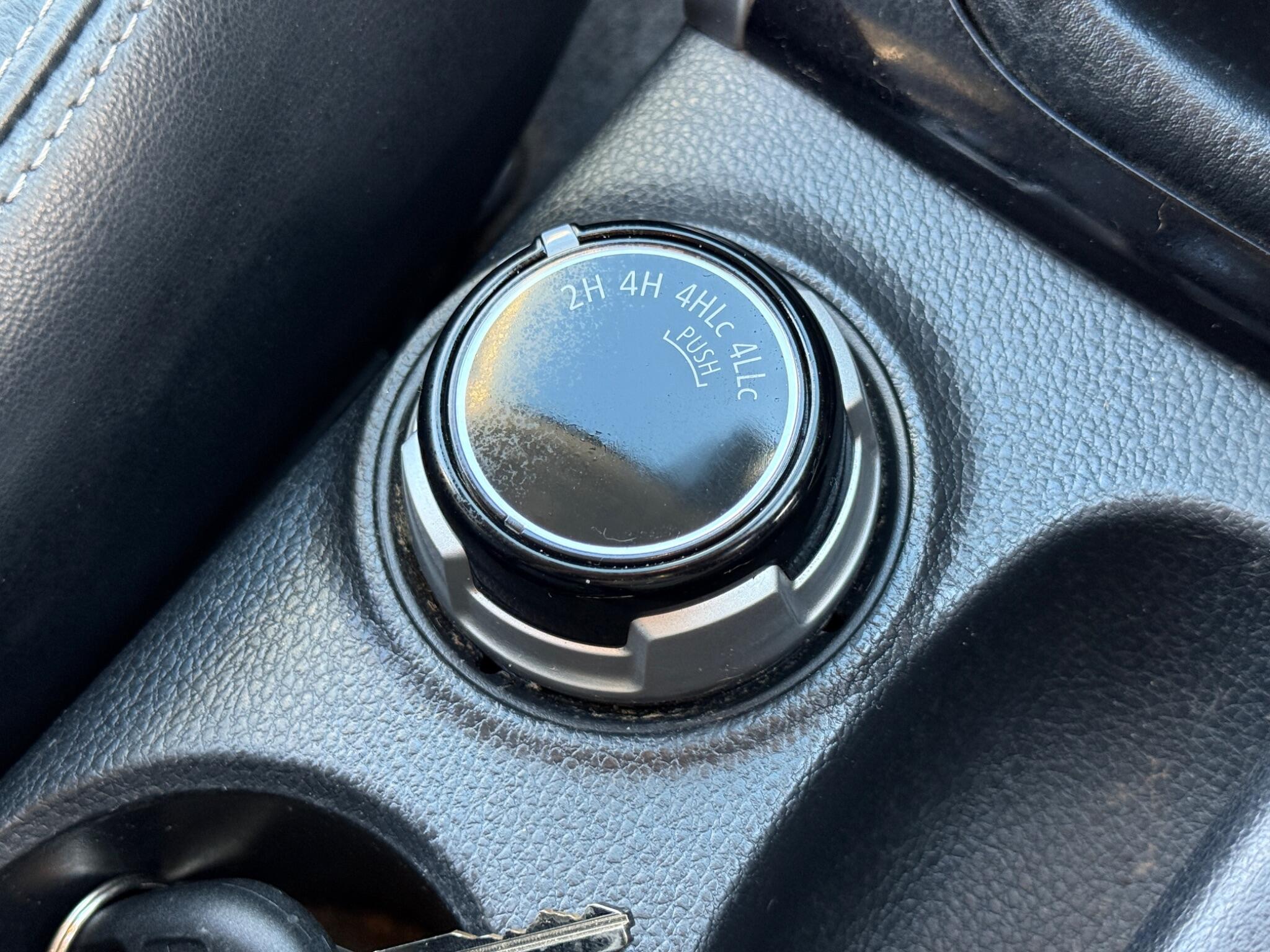 Mitsubishi L200 - Image 60