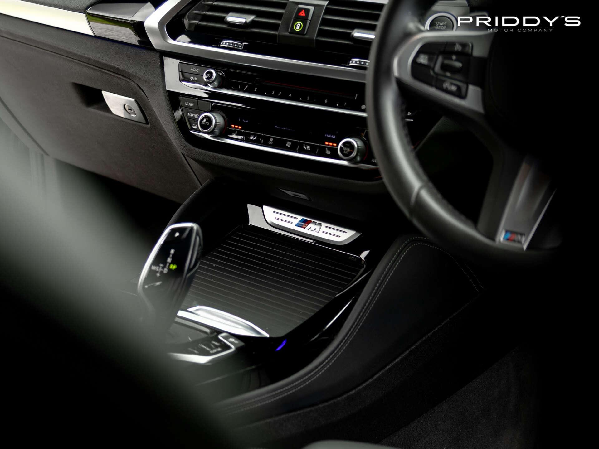 BMW X4 view 24