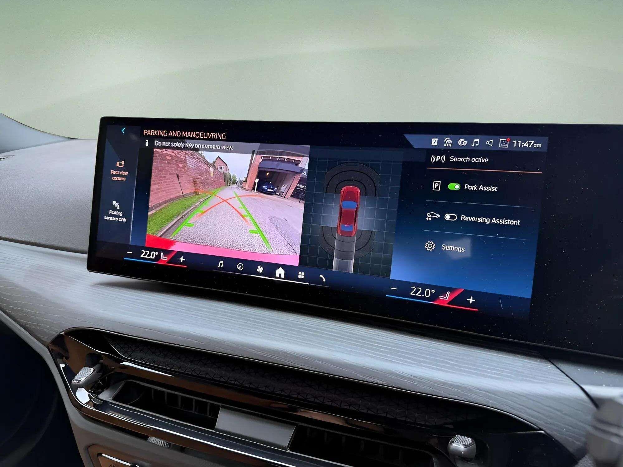 BMW 2 Series view 22