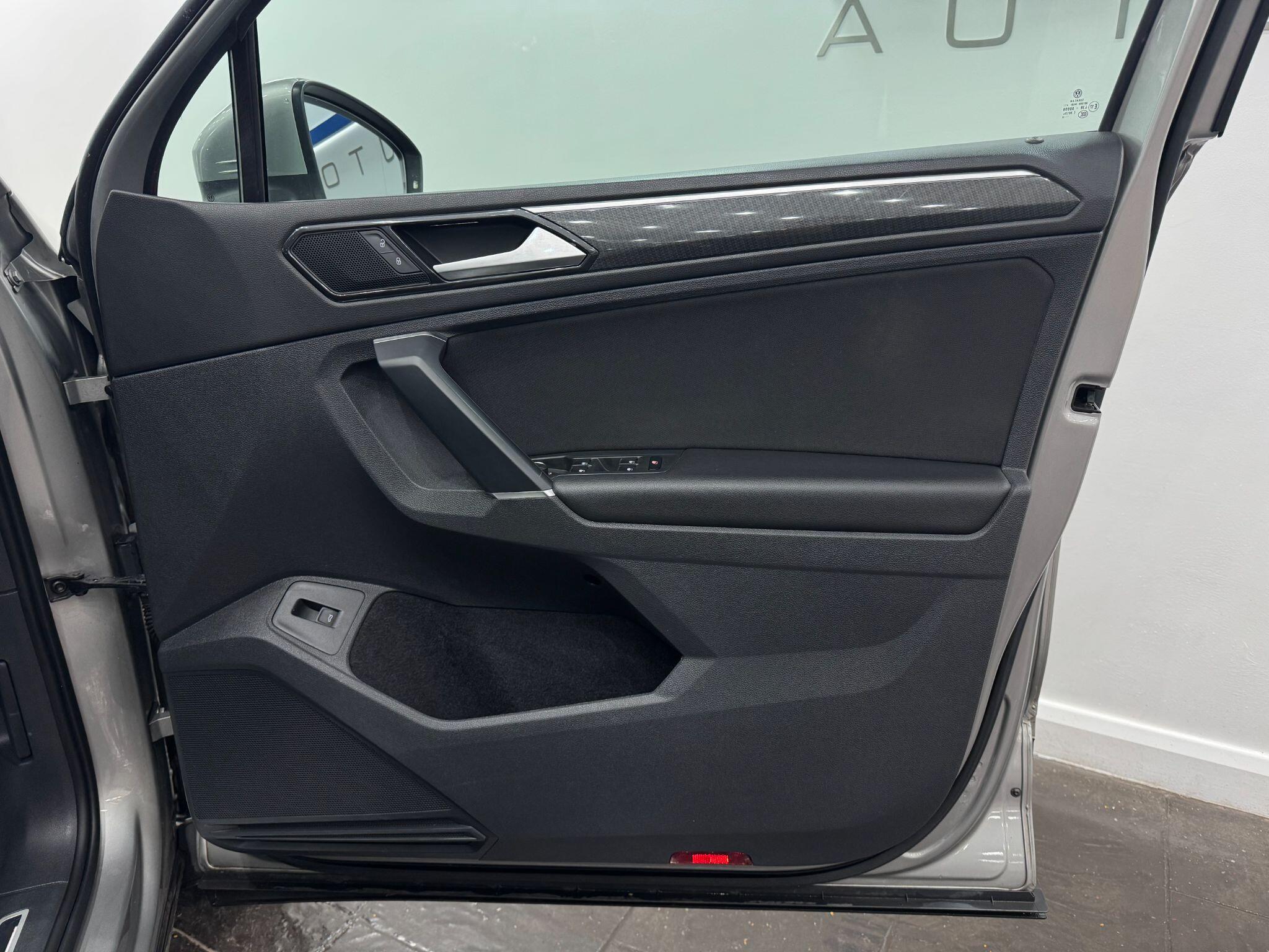 Volkswagen Tiguan view 28