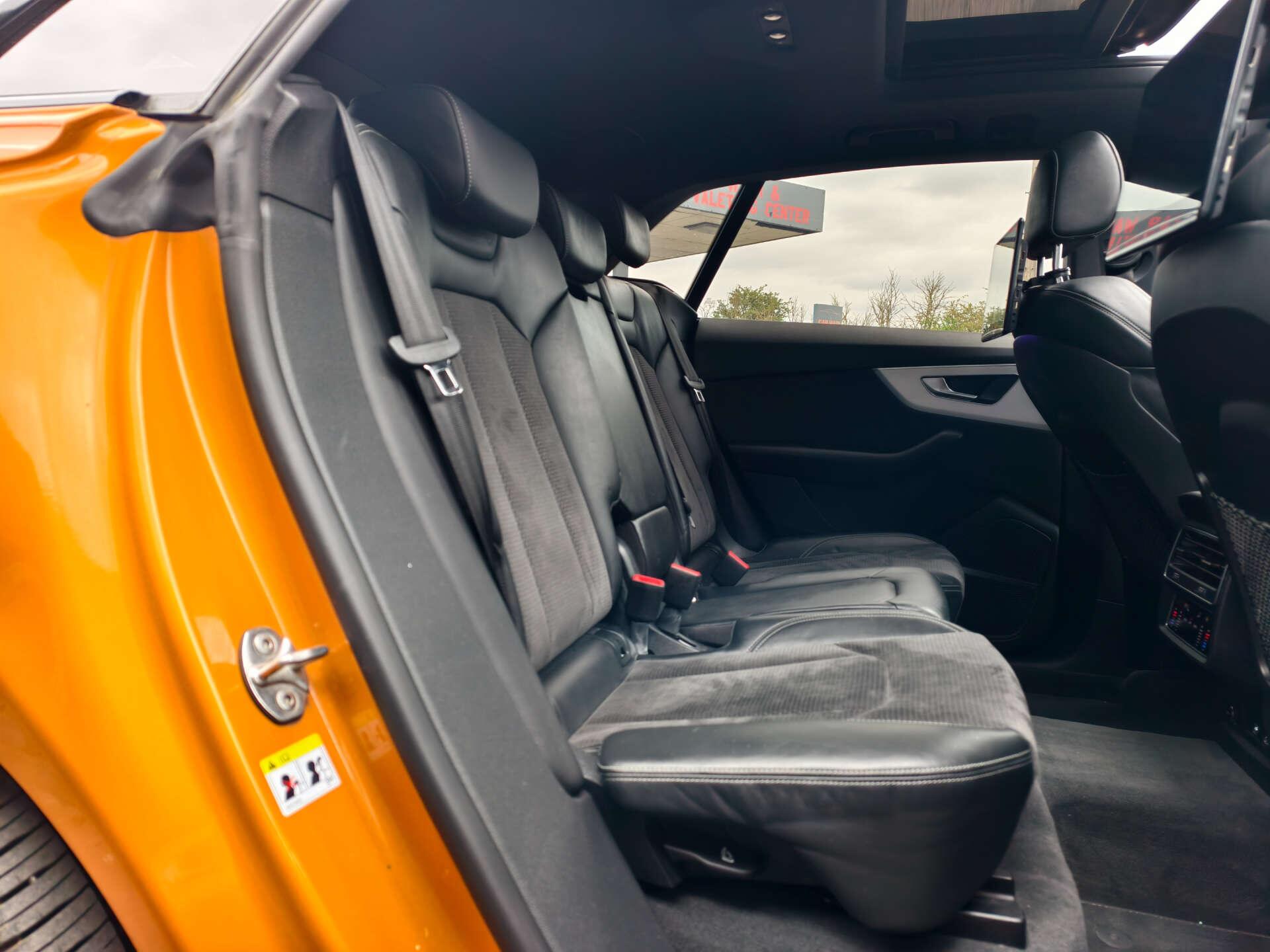 Audi Q8 view 30