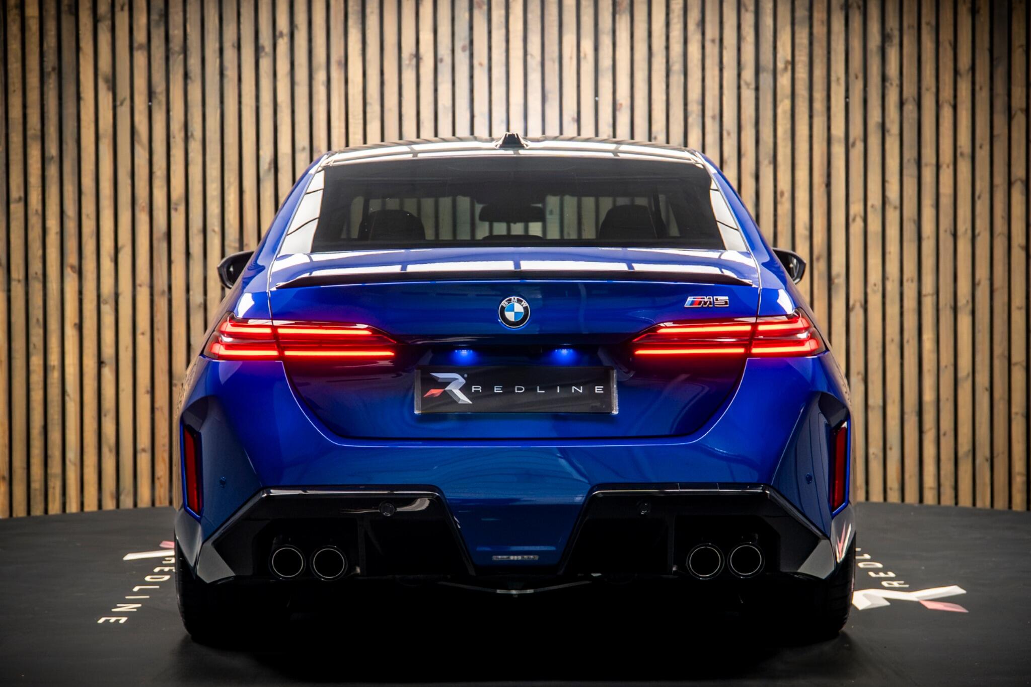 BMW M5 view 6