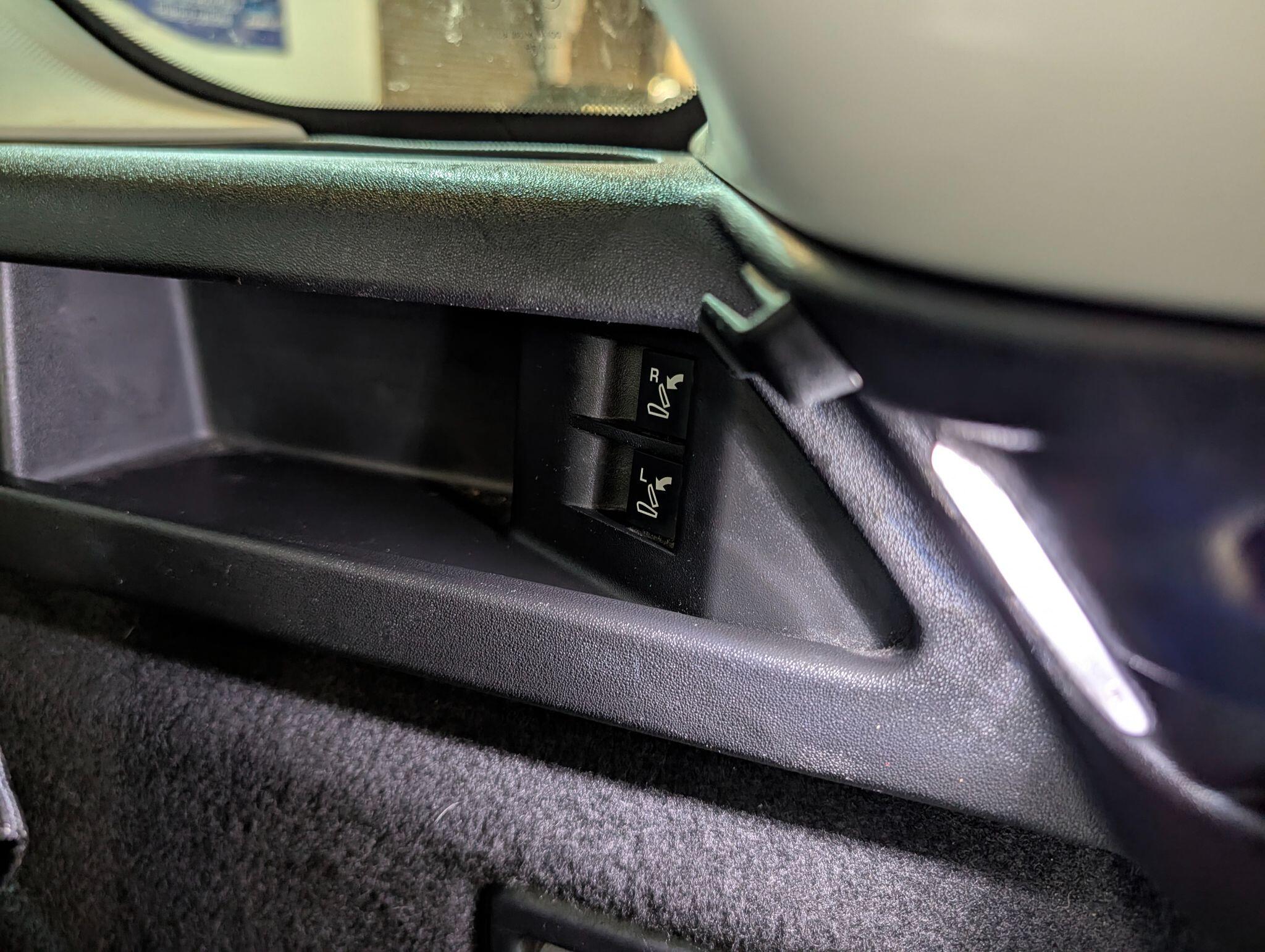 Land Rover Discovery Sport view 87