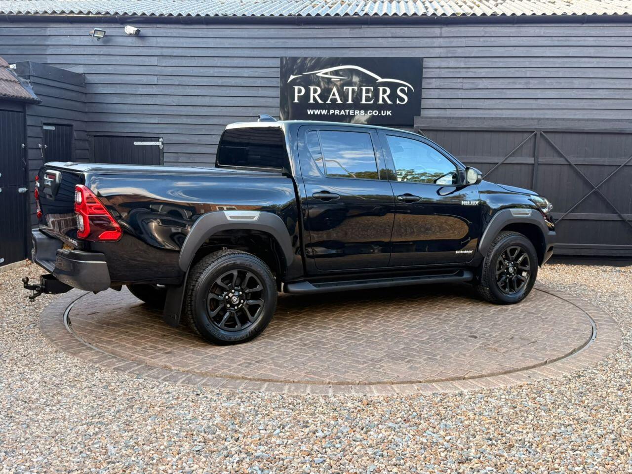 Toyota Hilux view 7