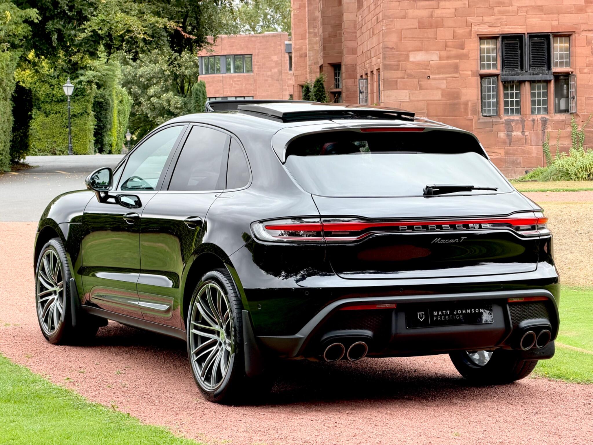 Porsche Macan view 20