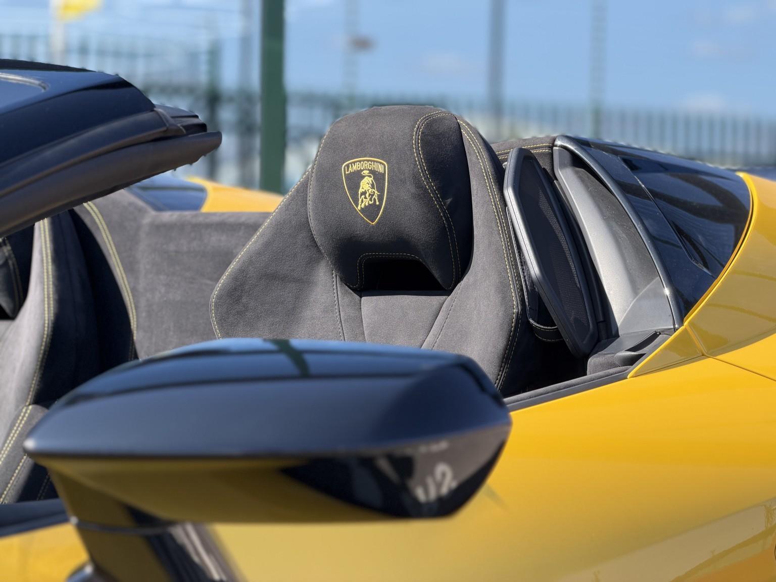 Lamborghini Huracan view 26