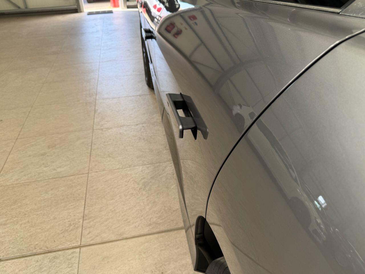 Jaguar I-Pace view 11