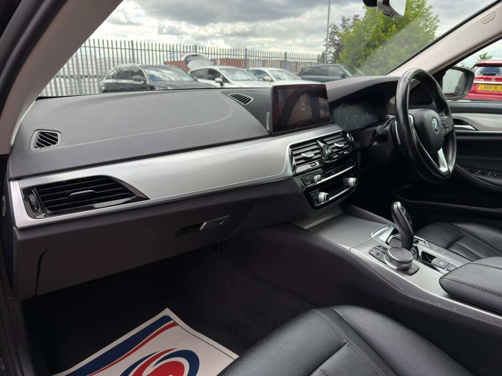 BMW 5 Series view 43