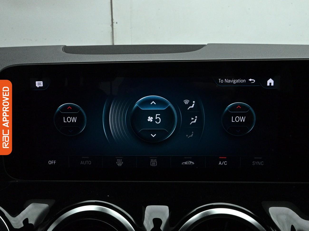 Mercedes-Benz Gla view 19