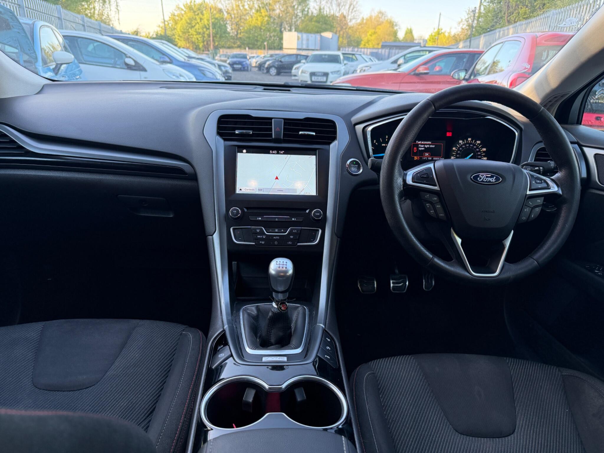 2016 Ford Mondeo image 36