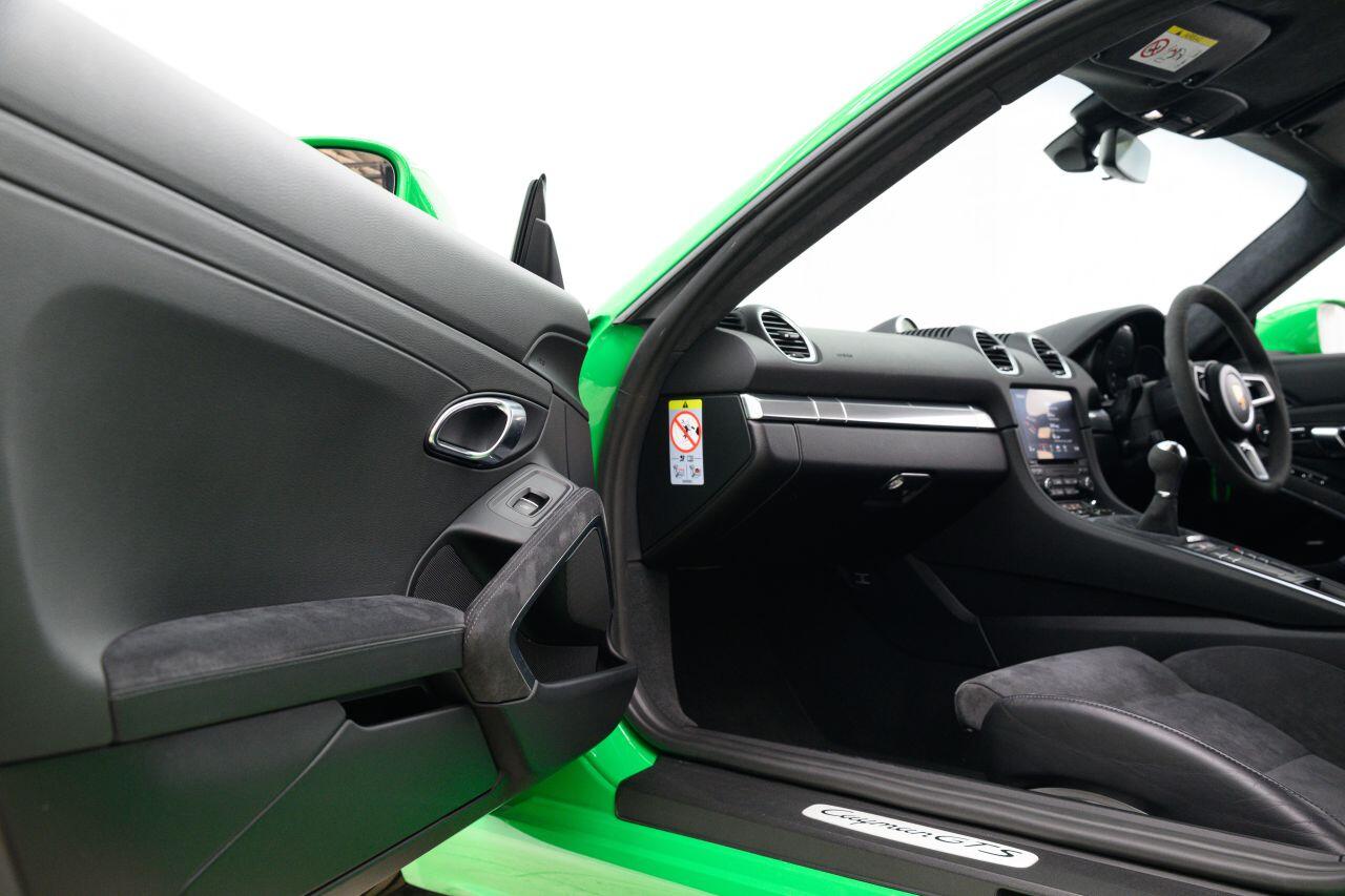 Porsche Cayman view 35
