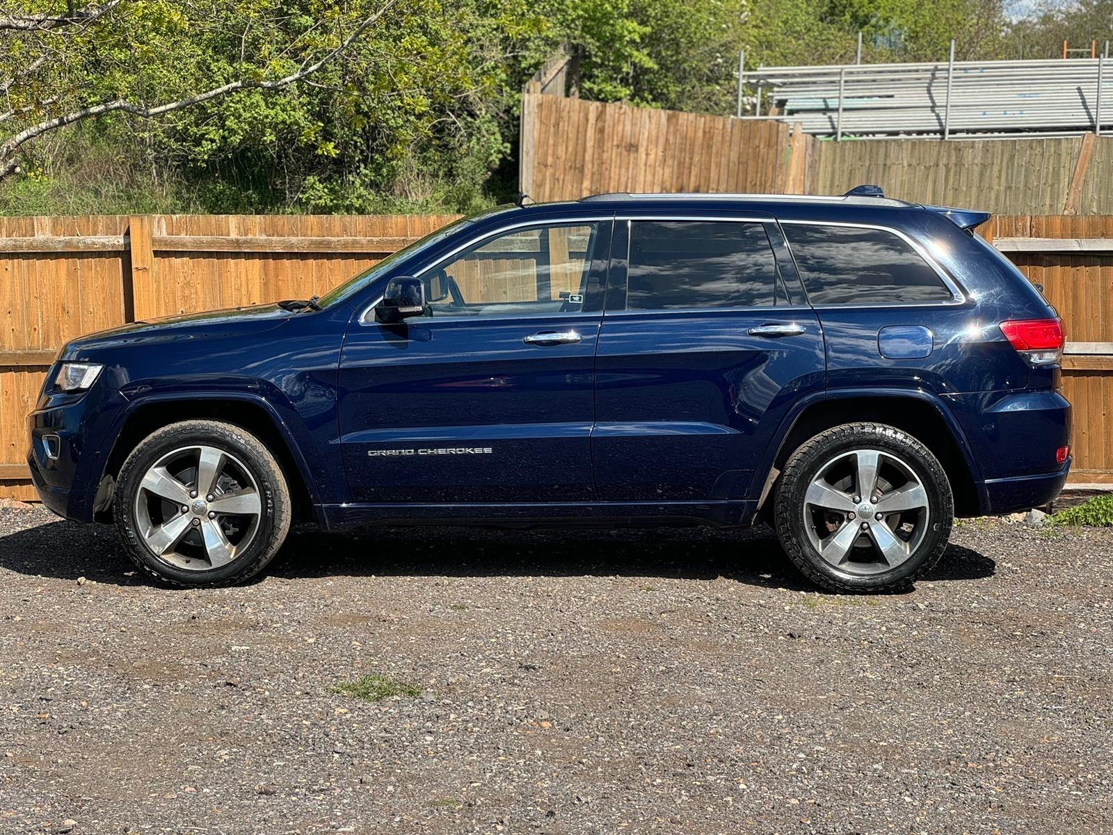Jeep Grand Cherokee view 8