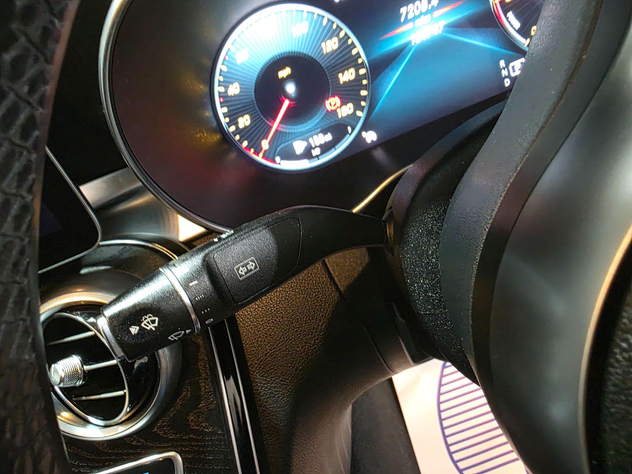 Mercedes-Benz C Class view 23