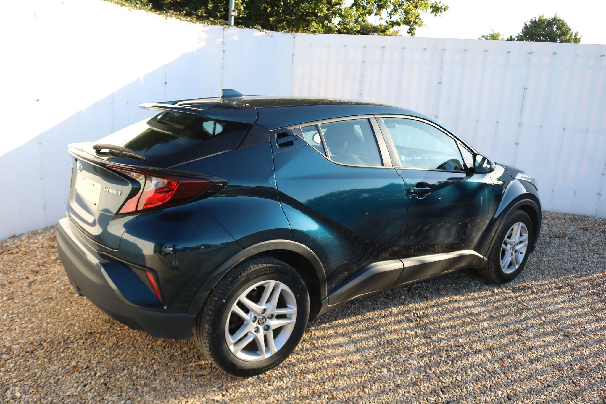 Toyota C-HR view 6