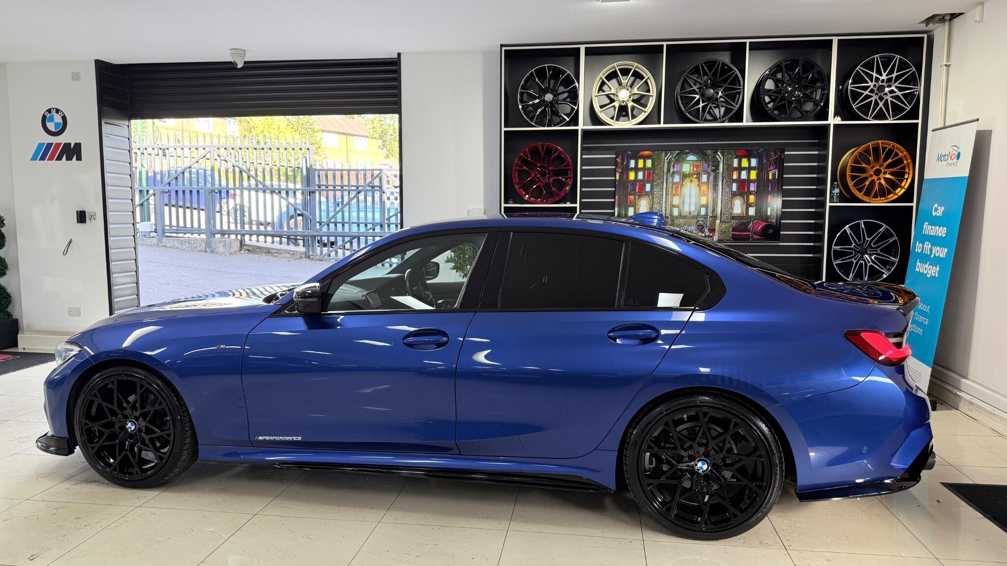 BMW 3 Series view 33