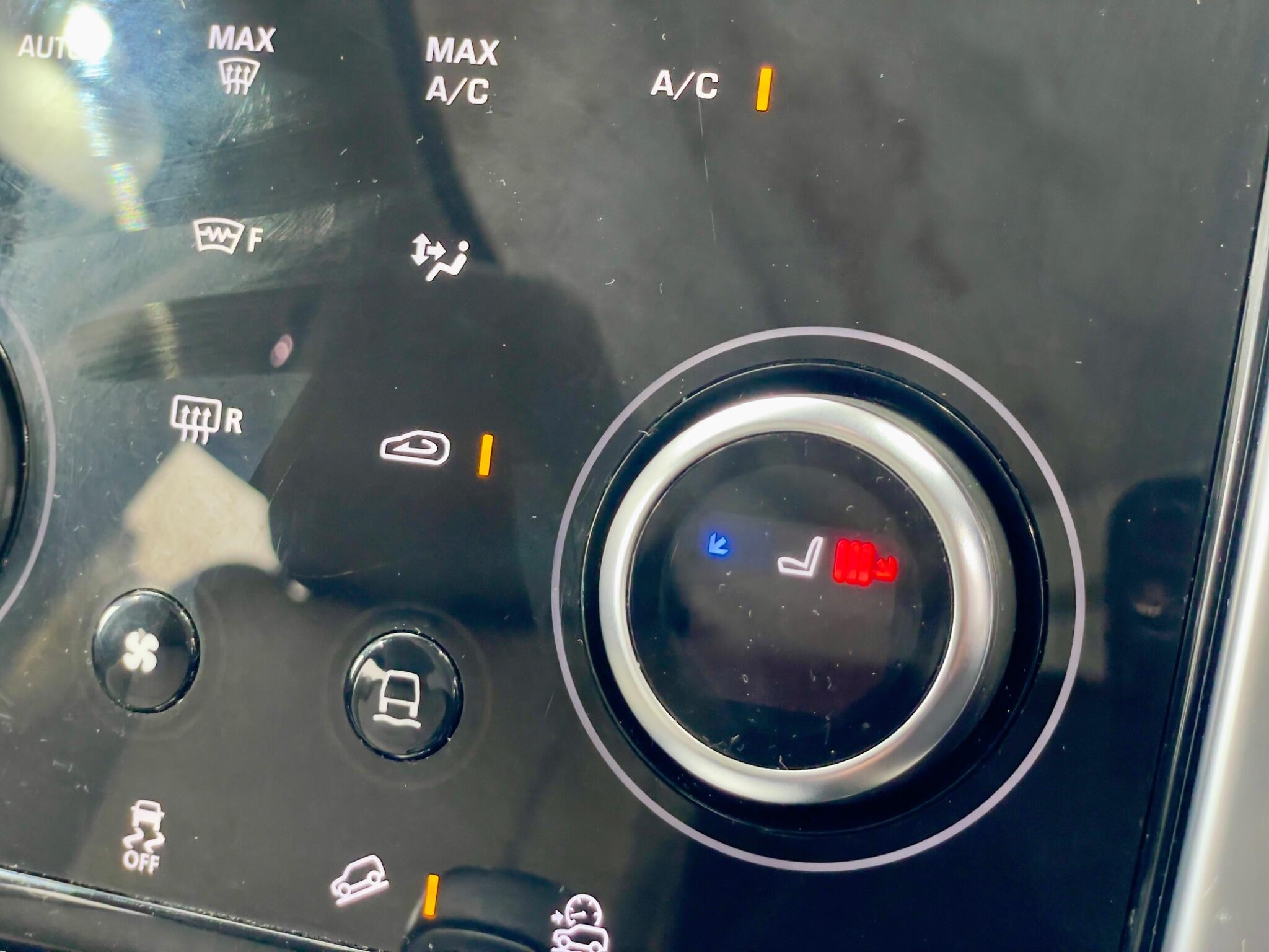 Land Rover Discovery Sport view 71