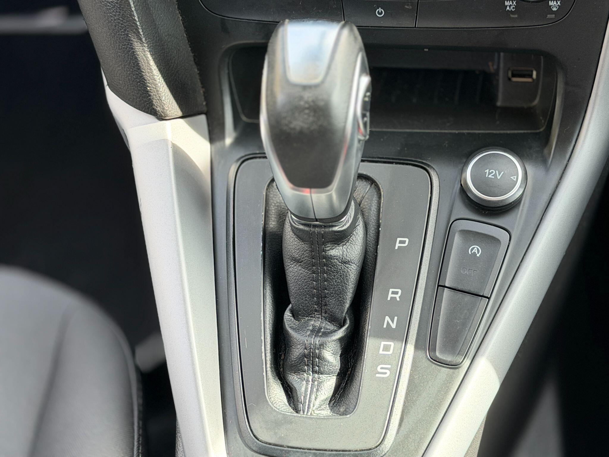 Ford Focus view 39