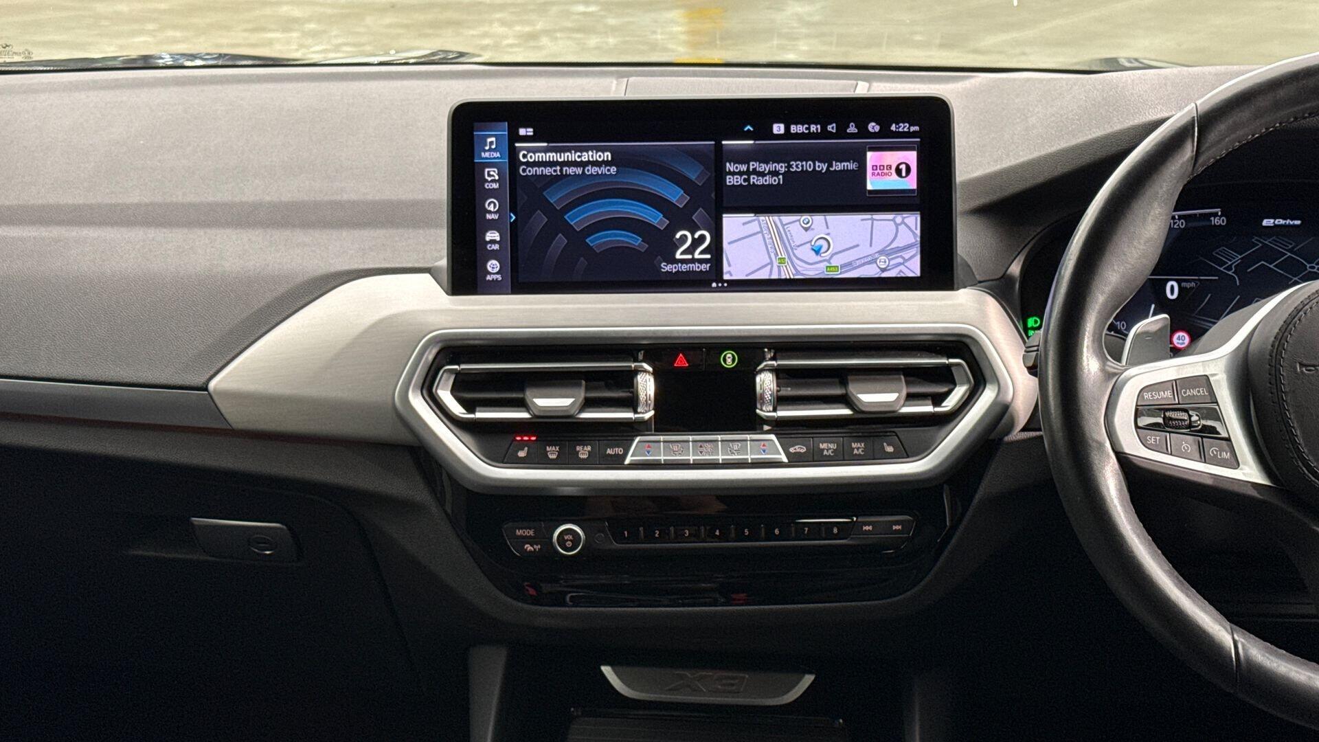 BMW X3 view 8