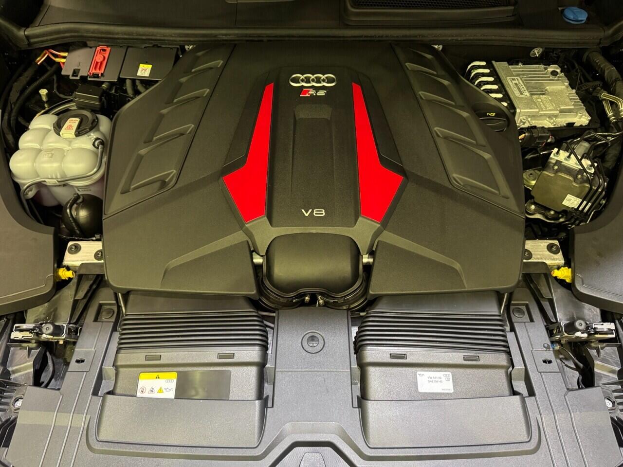 Audi RSQ8 view 33