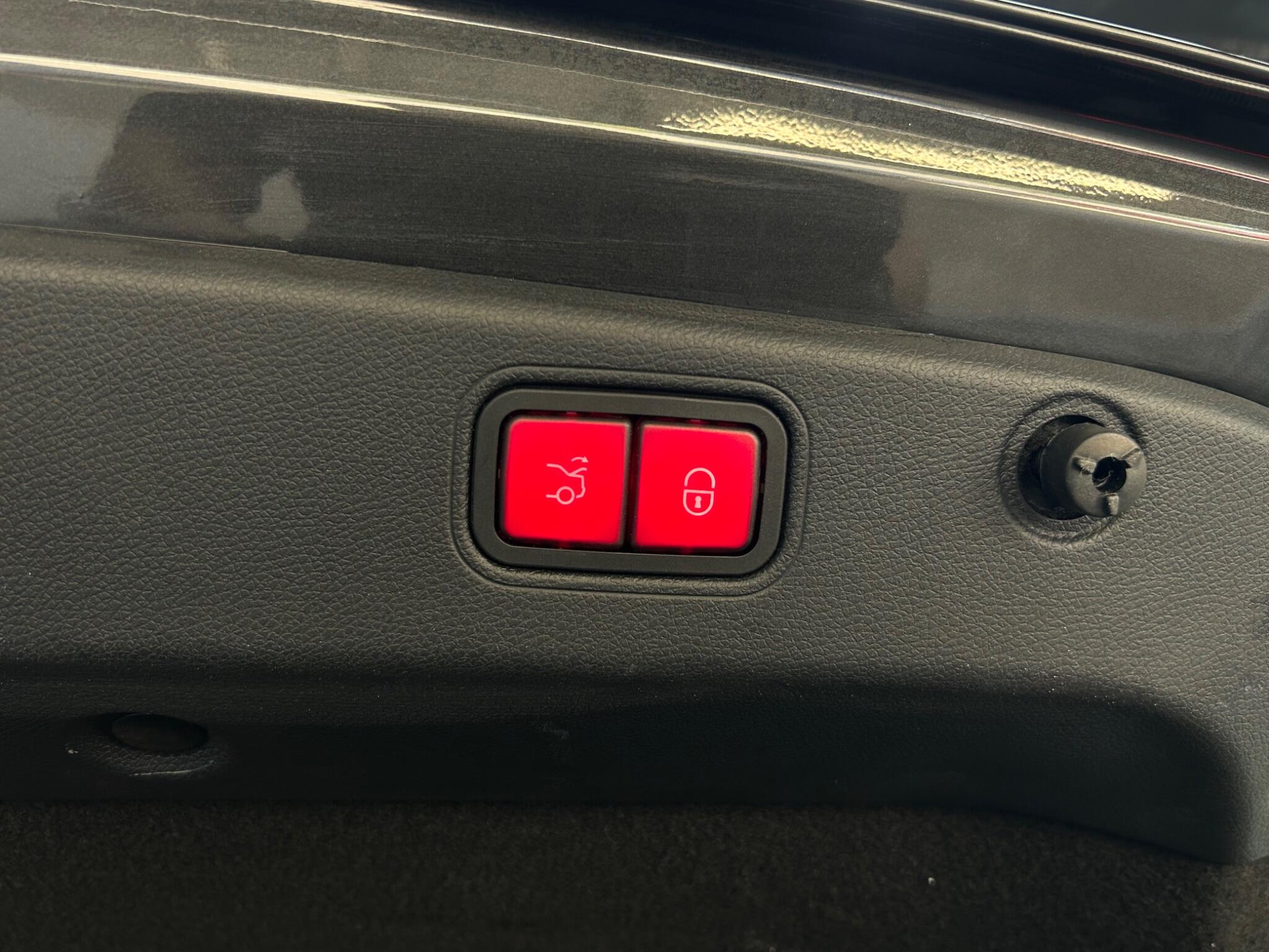 Mercedes-Benz CLS view 27