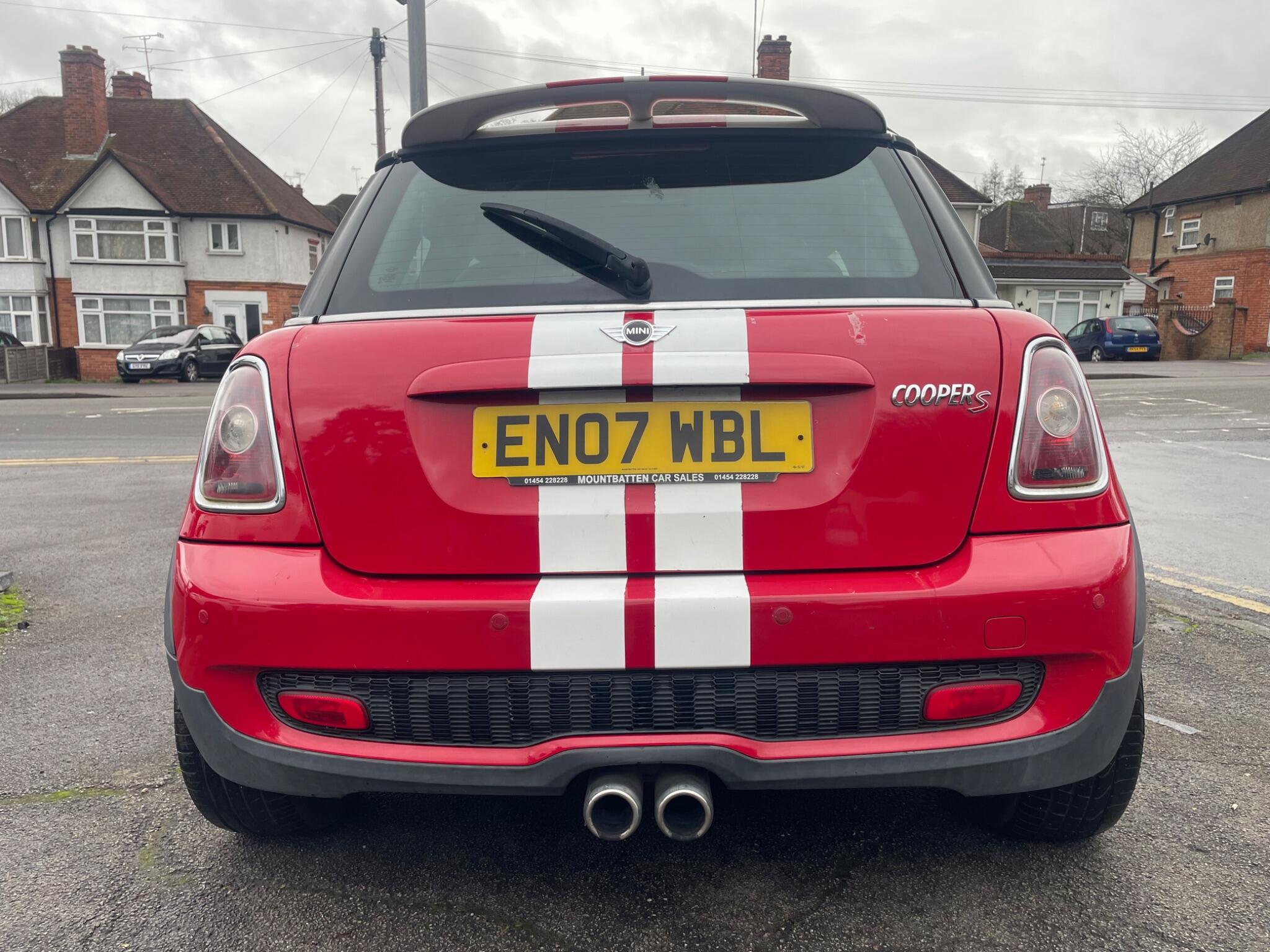 2007 MINI Hatch image 12