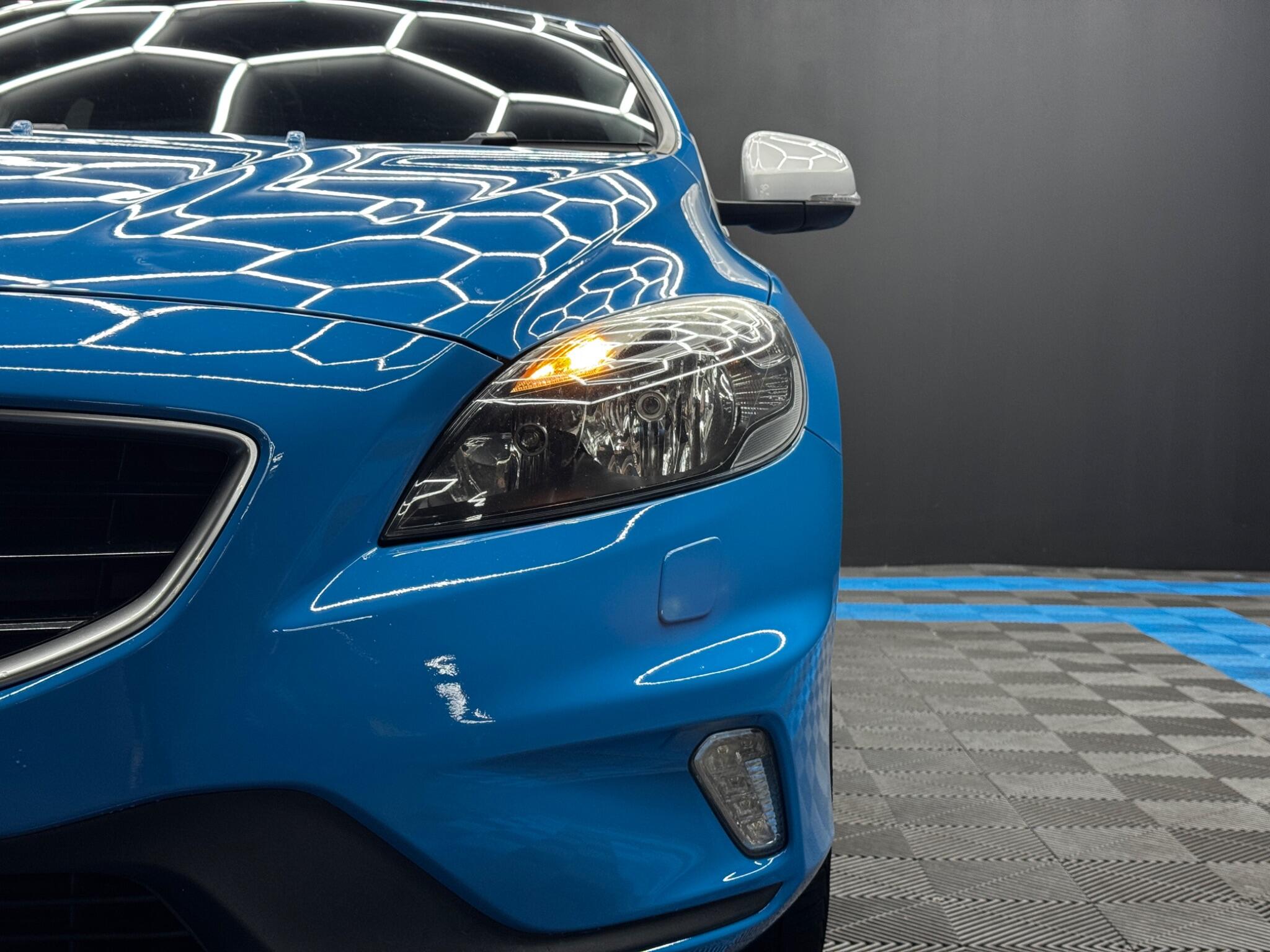 Volvo V40 view 42