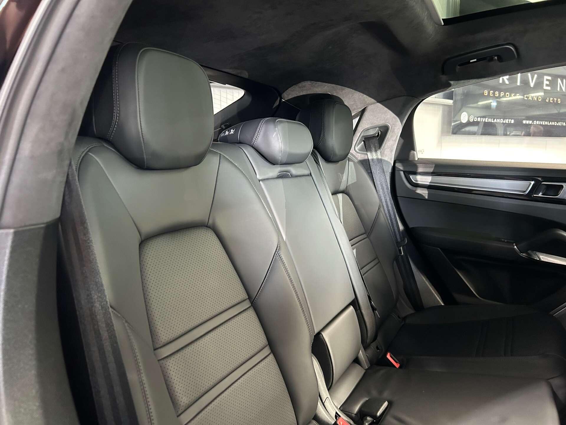 Porsche Cayenne view 27