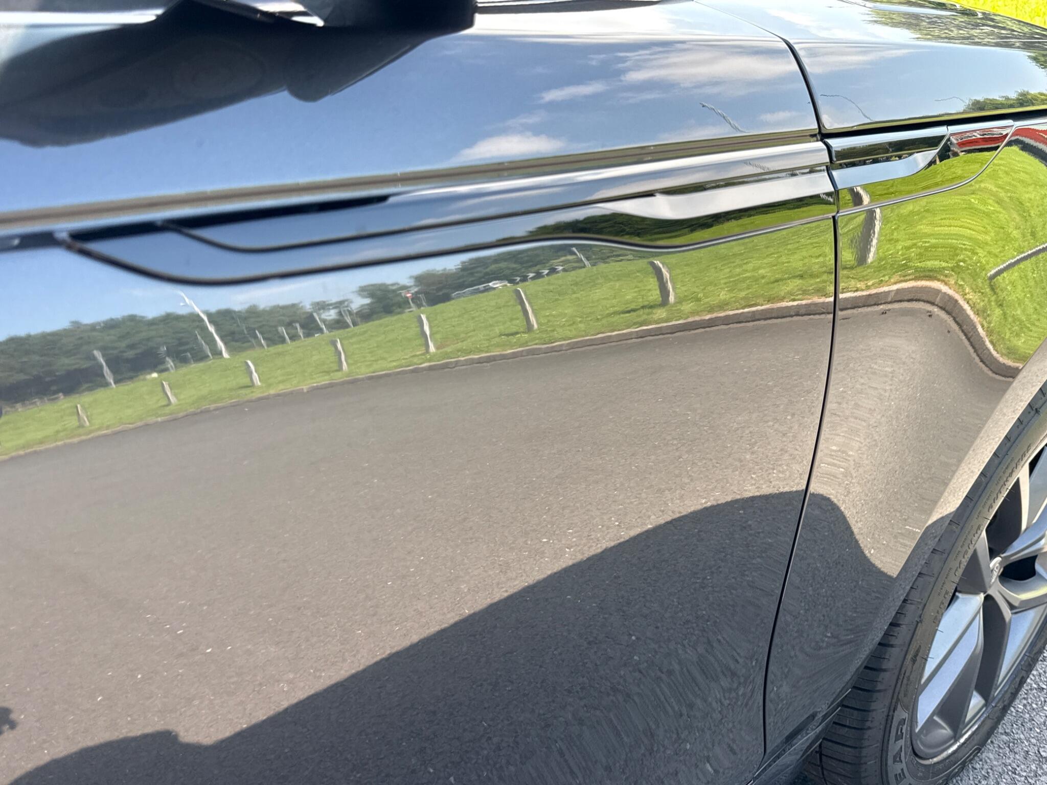 Land Rover Range Rover Velar view 10