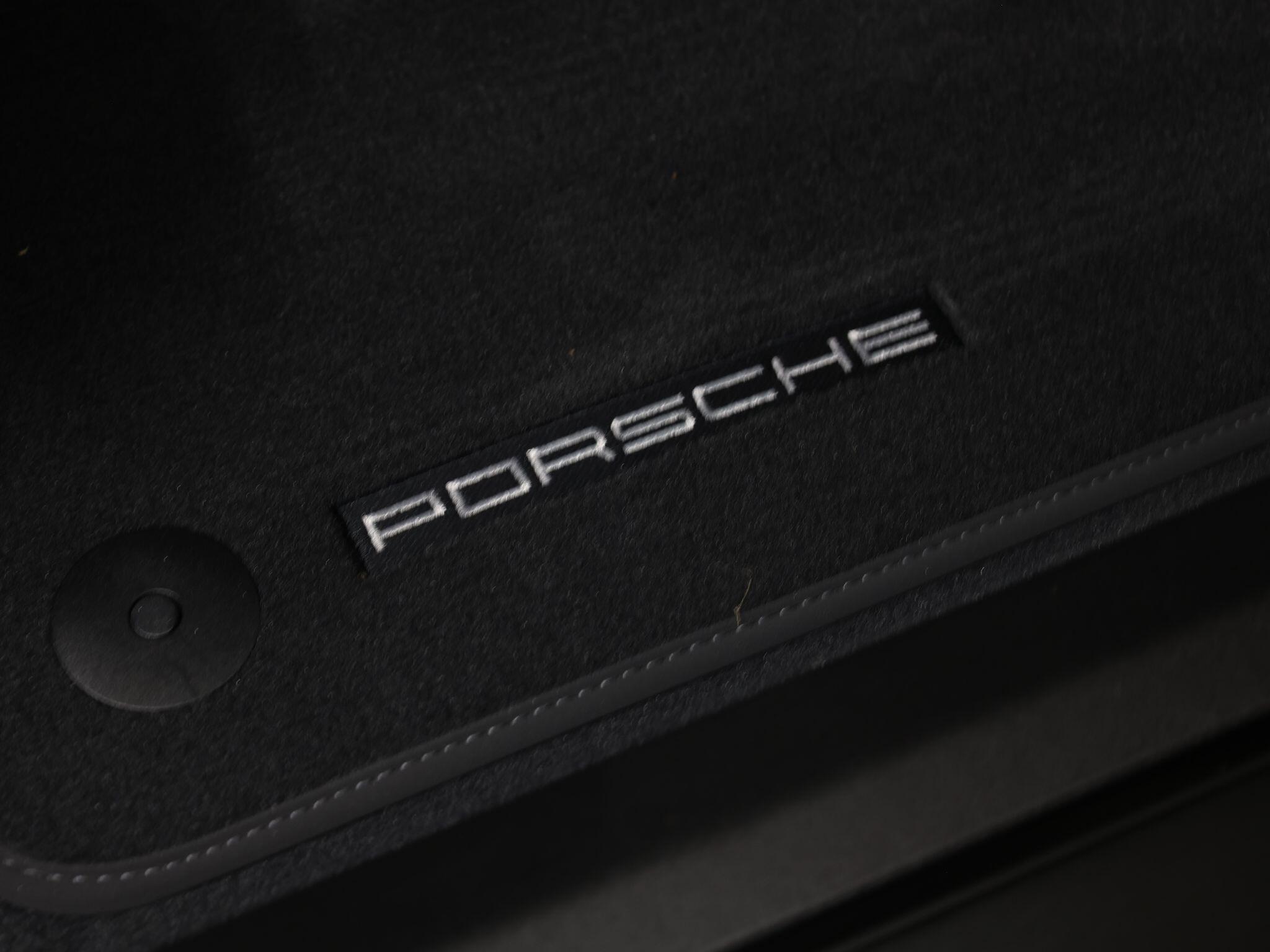 Porsche Taycan view 31