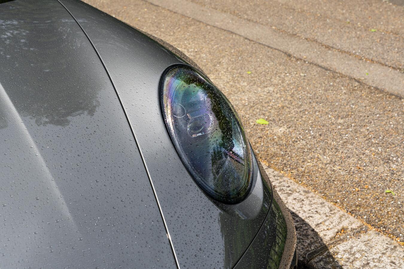 Porsche 911 view 16