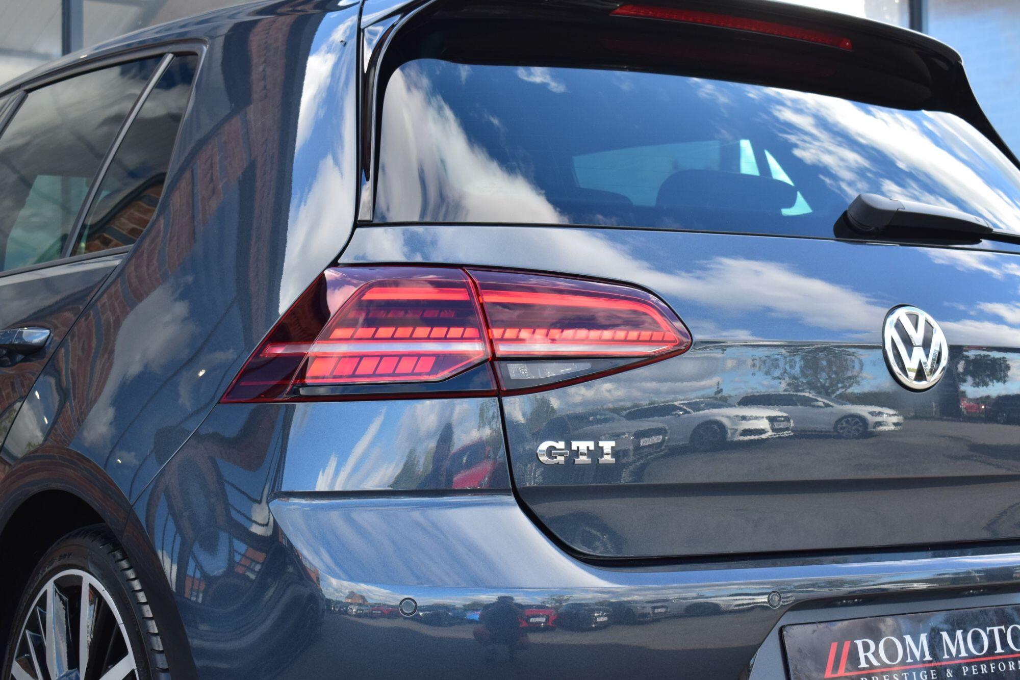Volkswagen Golf view 45
