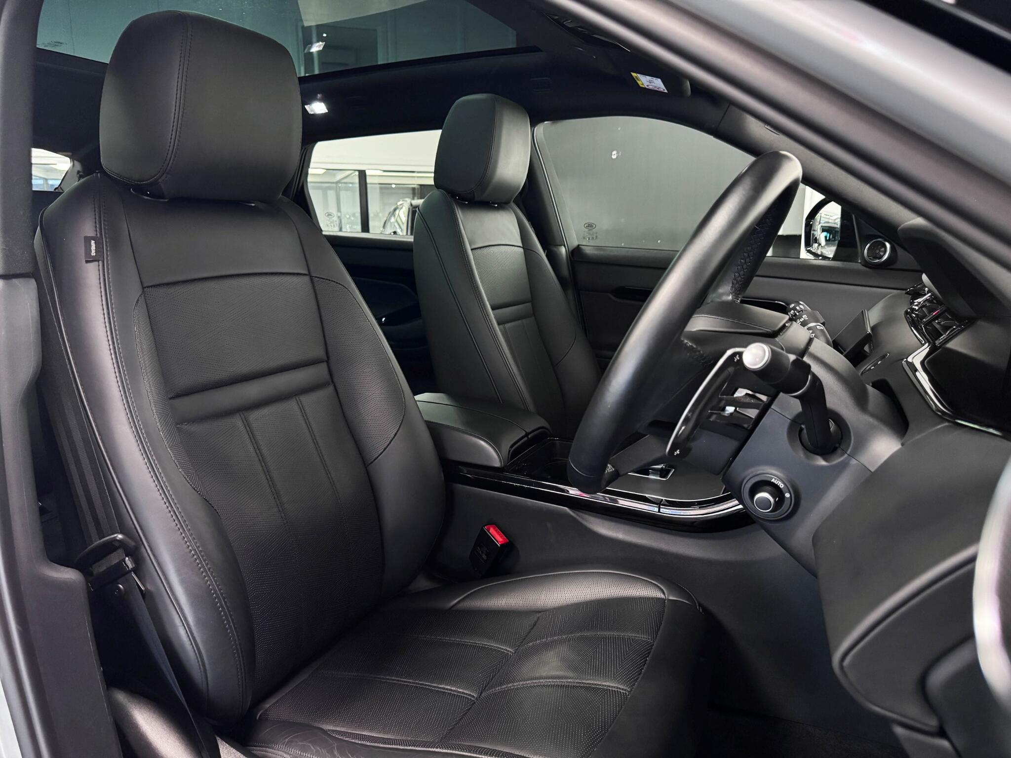 Land Rover Range Rover Evoque view 37