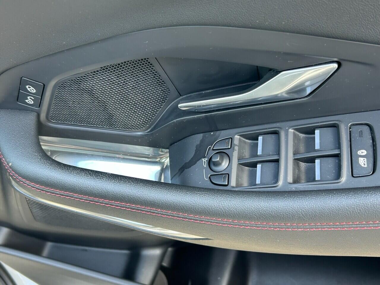 Jaguar E-Pace view 35