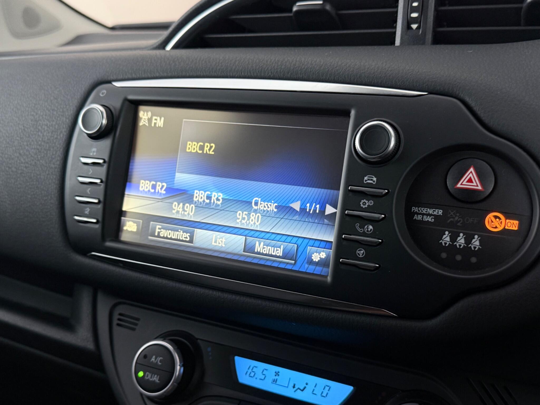 Toyota Yaris view 24