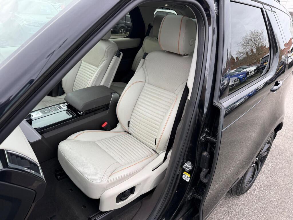 Land Rover Discovery view 19